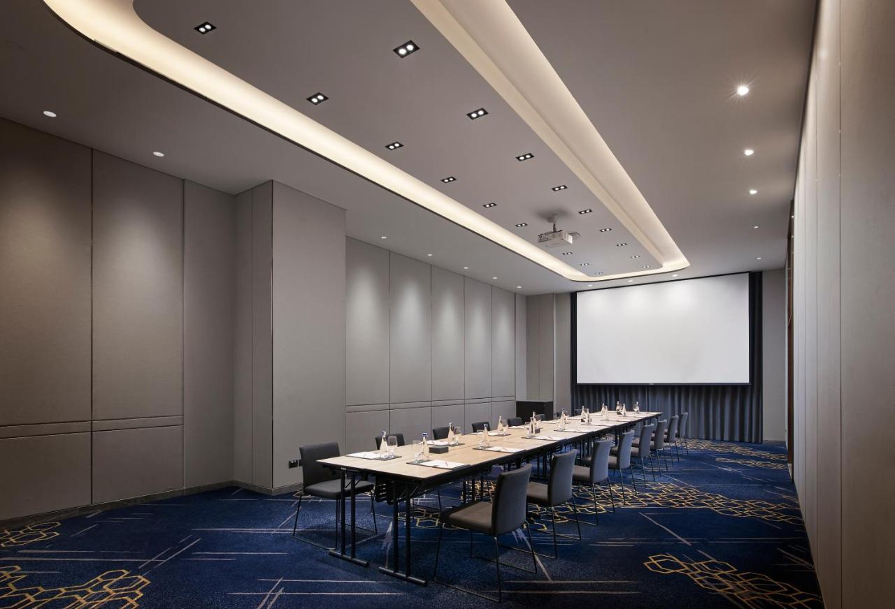 Hotel Amari Bangkok Exterior foto Meeting room