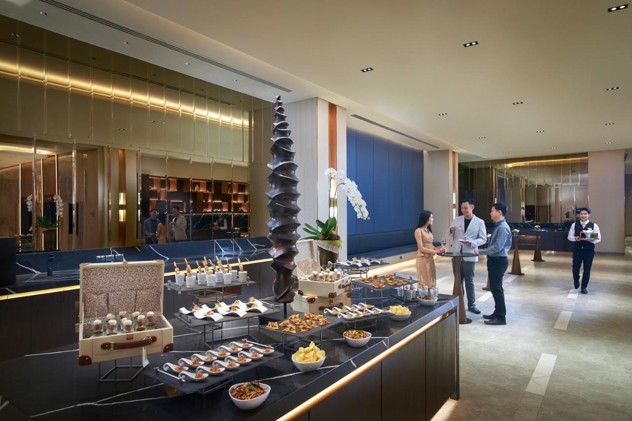 Hotel Amari Bangkok Exterior foto The Lobby Lounge
